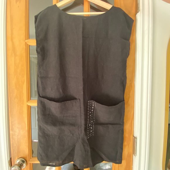 Black linen sashiko stitch tunic dress with pockets - handmade by Zoe Loomis - Picture 12 of 16
